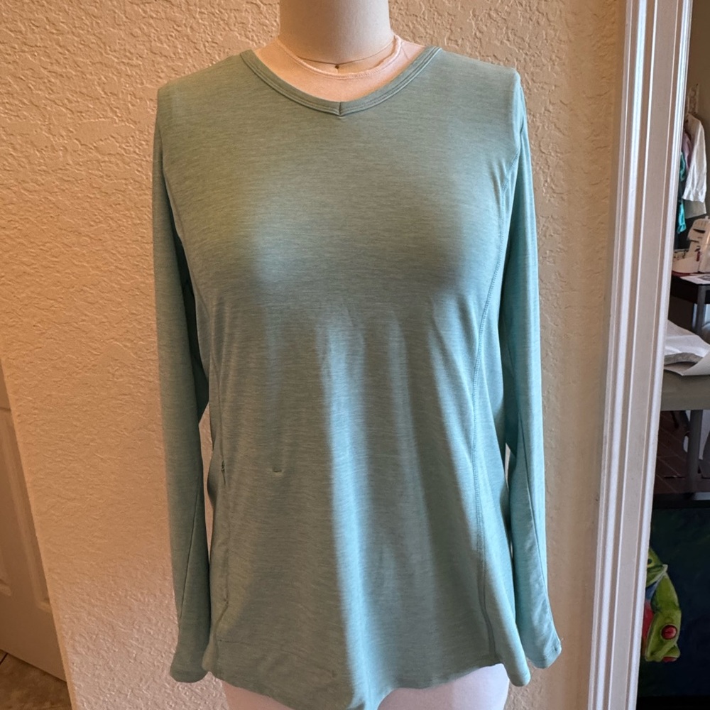 Duluth Trading Co Light Green Long Sleeve Tee